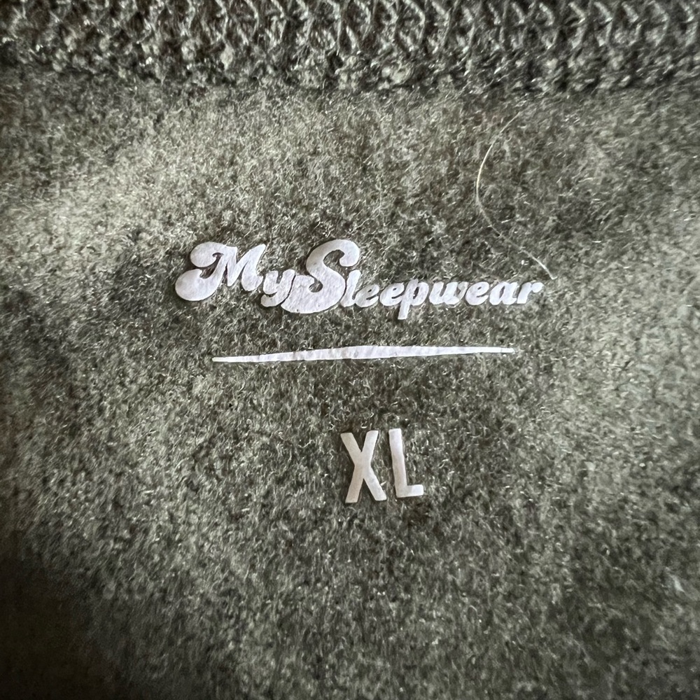 Men’s My Pillow Army Green Sweatshirt. Size: XL MSRP: $56 - Picture 5 of 7
